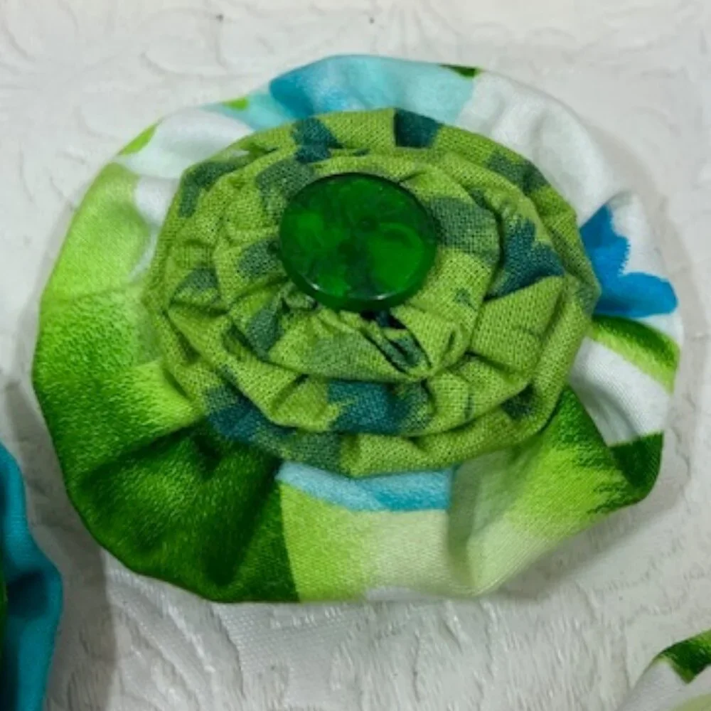 Flower Magnets Set of 4 Handmade Fabric Fridge Office Locker NEW 2.5